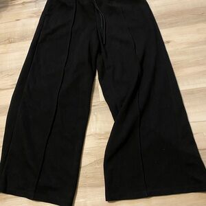 Black Wide-Leg Pants- Womens size L-122